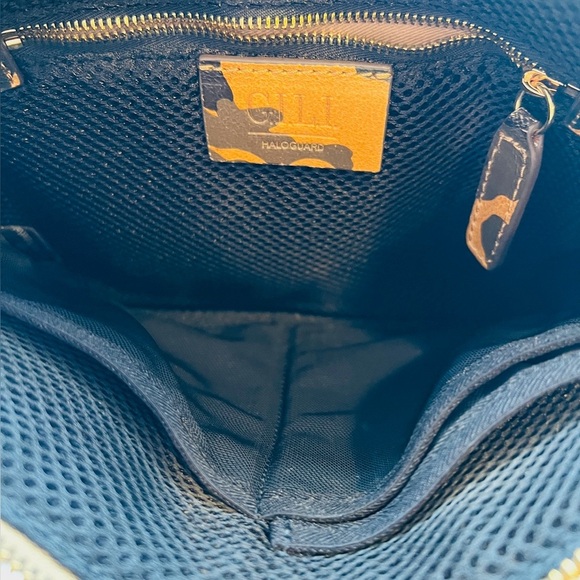G.I.L.I Camo Tassel Pouch - Picture 7 of 9